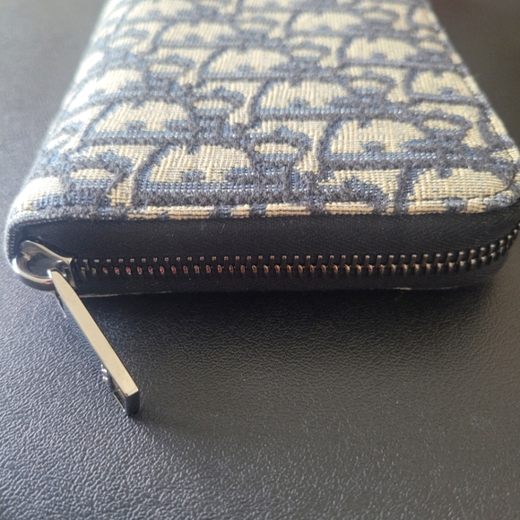 Dior Zip Wallet - Picture 3 of 6